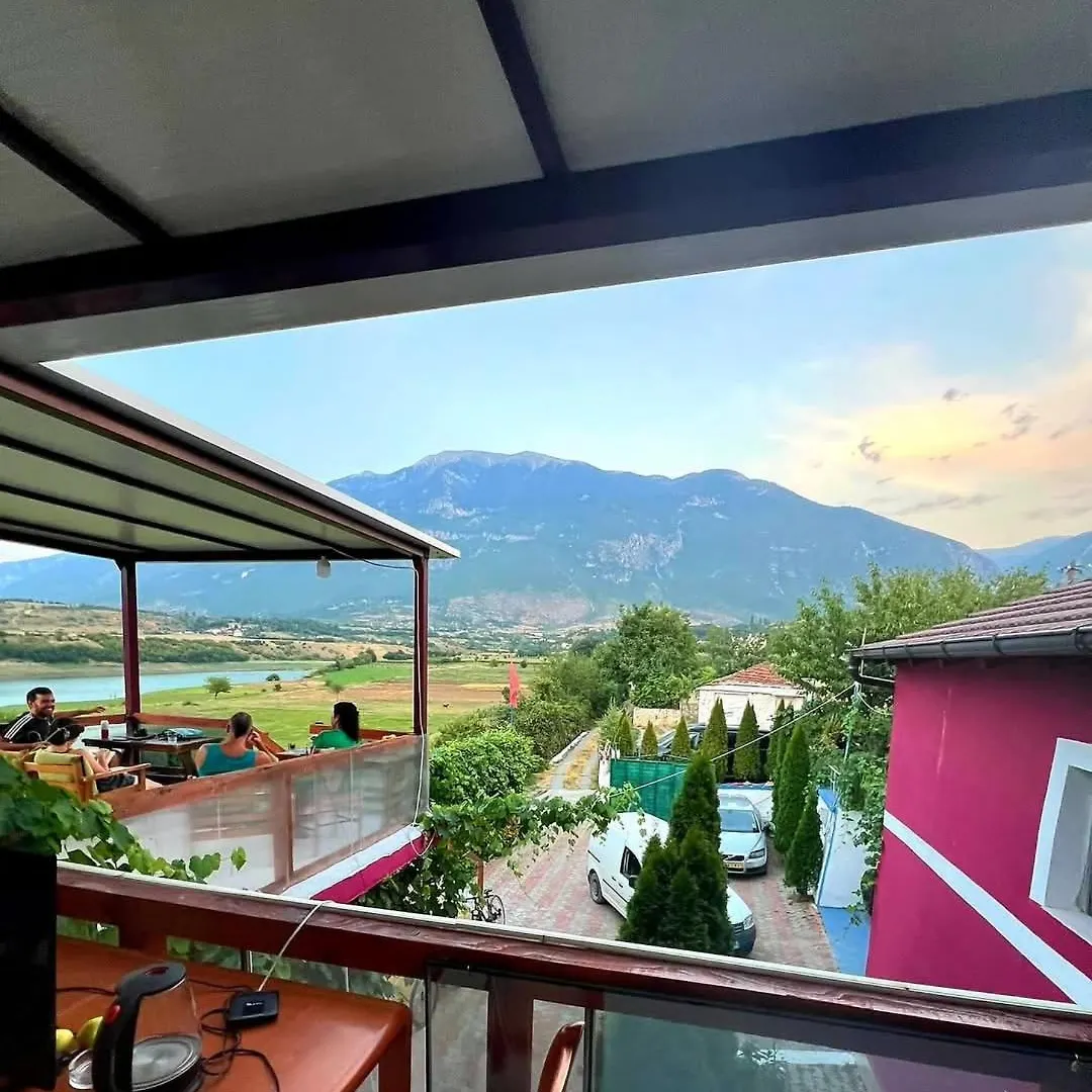 Superpanorama Guesthouse Kukes Séjour chez l'habitant