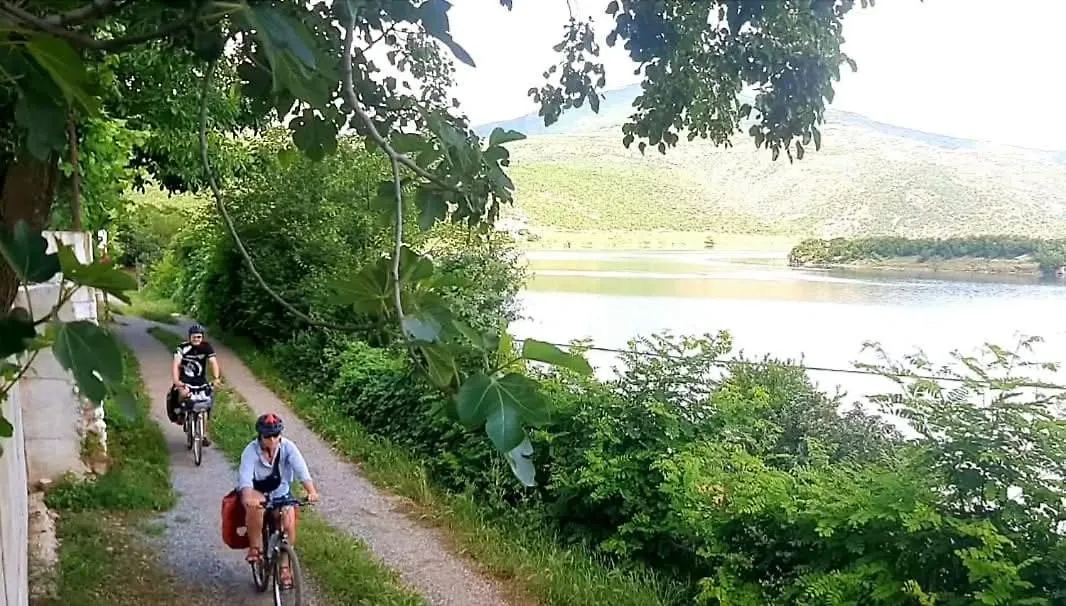 Superpanorama Guesthouse Kukes Проживание в семье